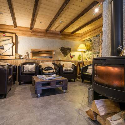 lounge in auberge in st veran queyras.jpg